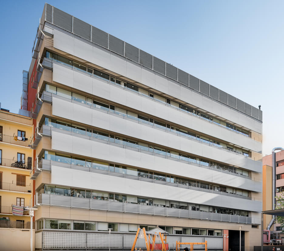 revestimiento-fachada-ventilada-aluminio-Centro-bioquimica-esther-koplowitz-AluStock